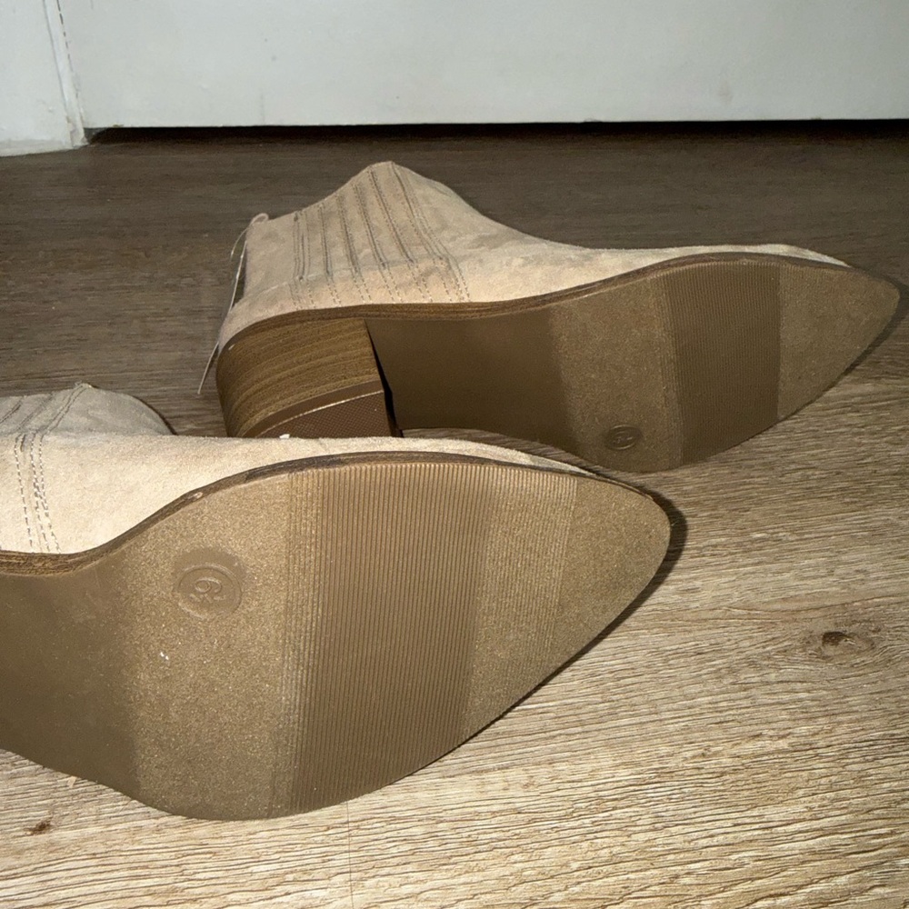 Universal Threads Low Platform Boot Beige Size 6.… - image 6